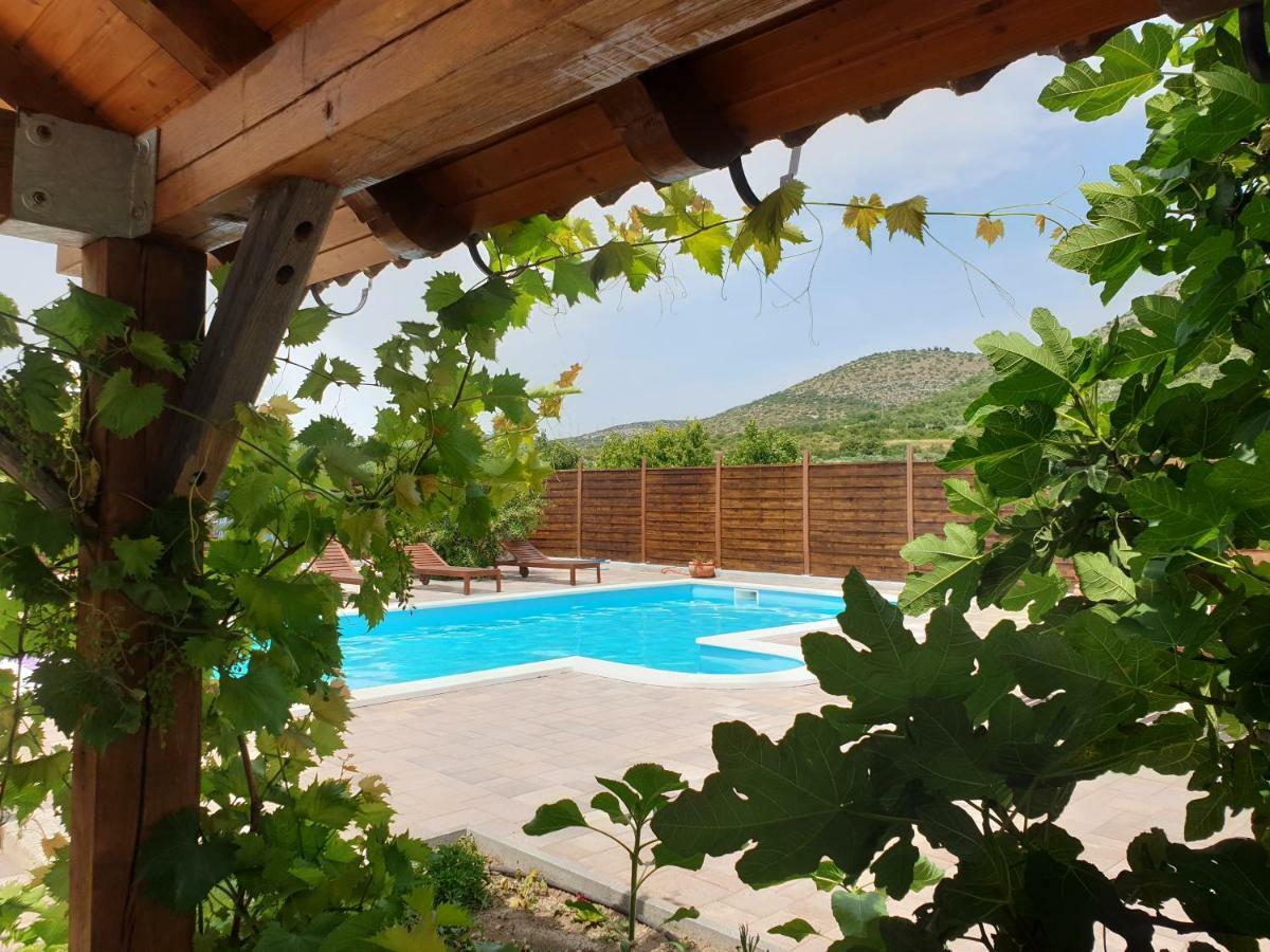 Apartment Smilje Σίμπενικ Εξωτερικό φωτογραφία