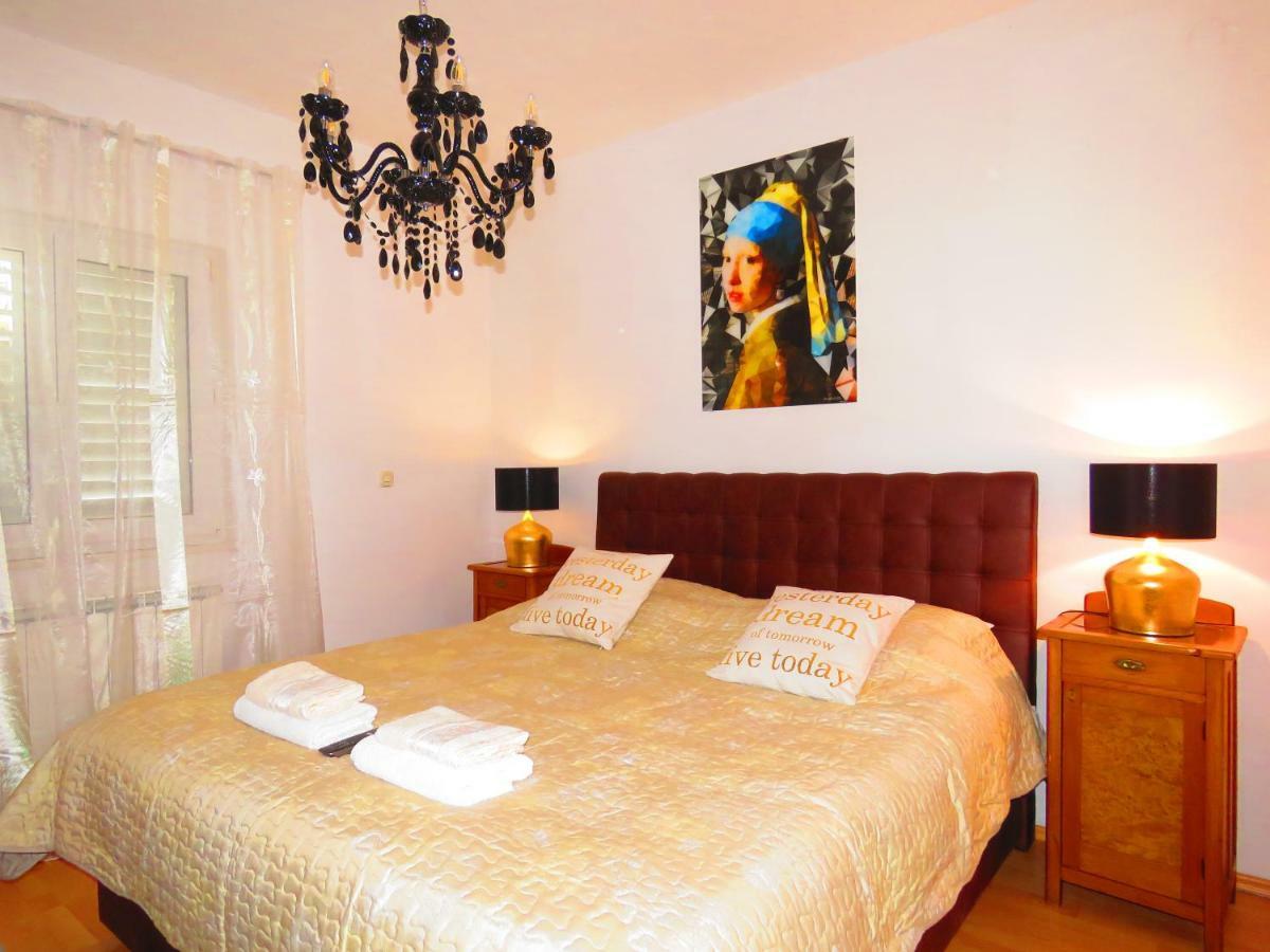 Apartment Smilje Σίμπενικ Εξωτερικό φωτογραφία