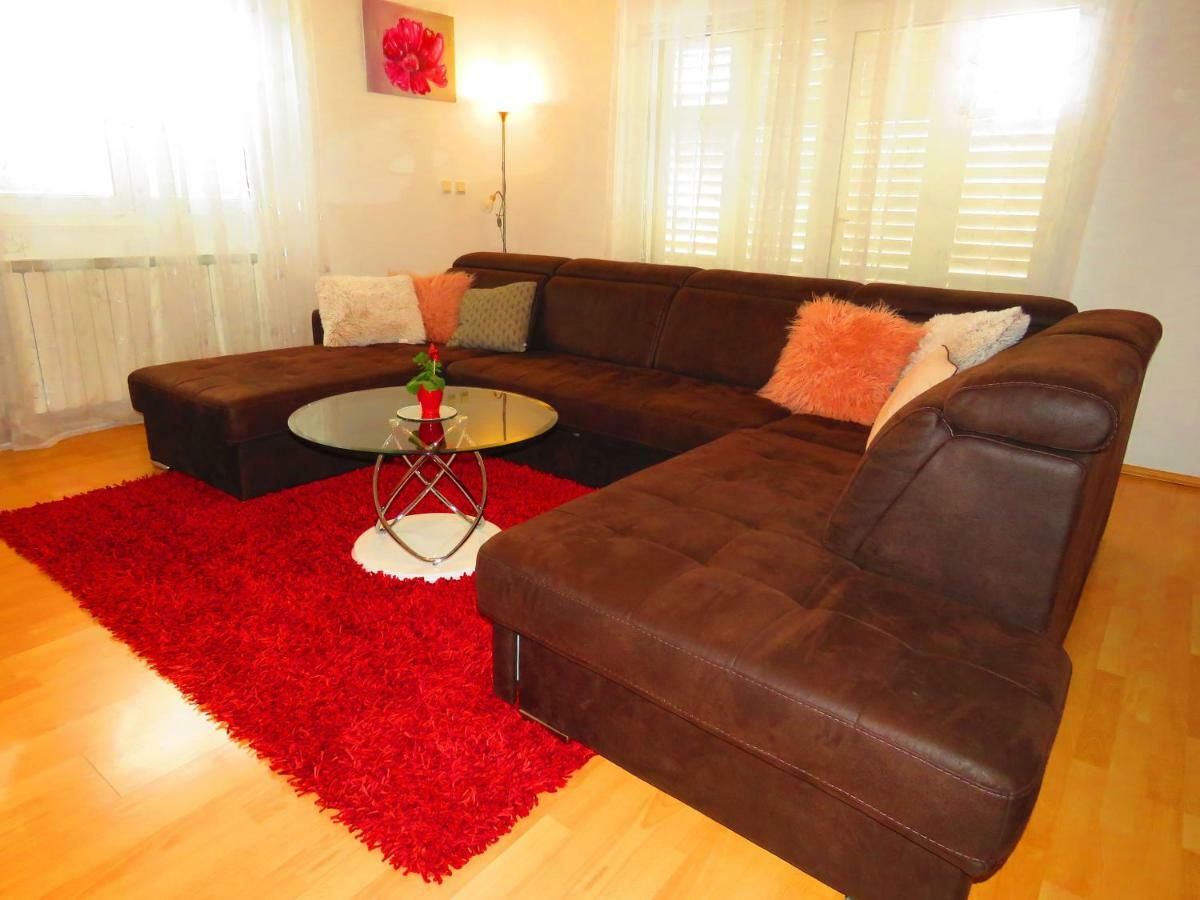 Apartment Smilje Σίμπενικ Εξωτερικό φωτογραφία